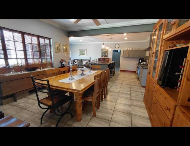 5 BEDROOM HOUSE FOR SALE IN UNIVERSITAS